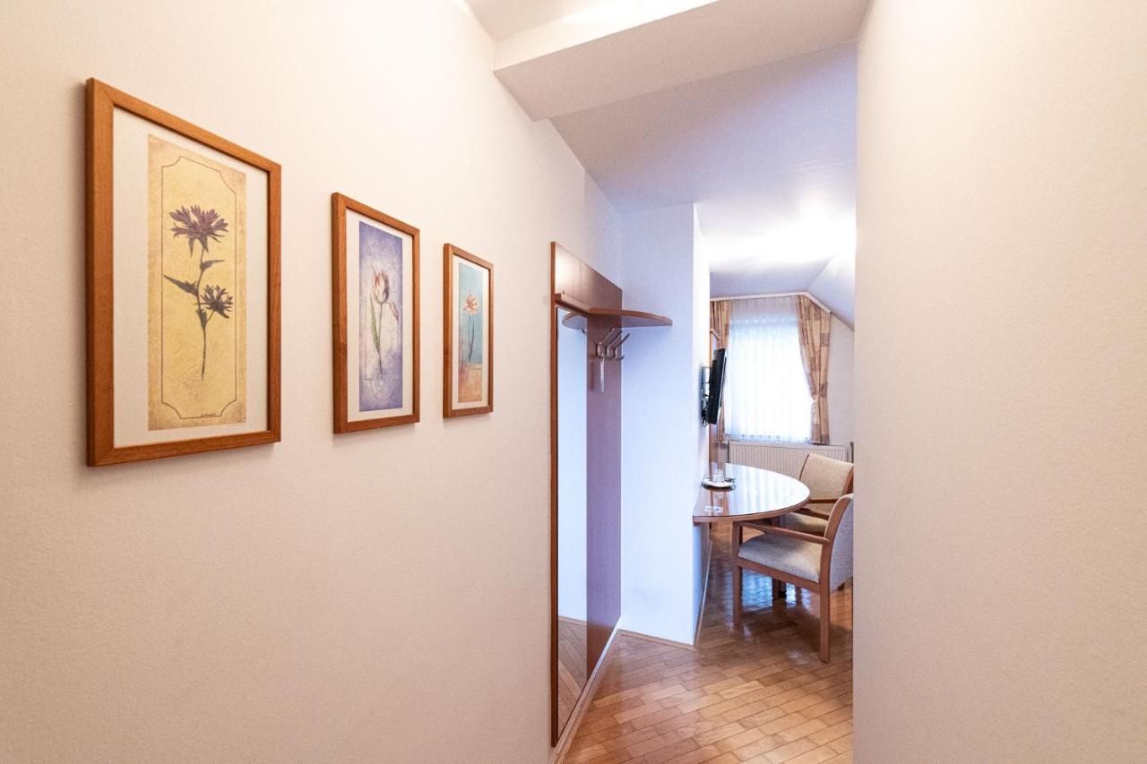 Apartmaji In Sobe Ramar Straza Extérieur photo