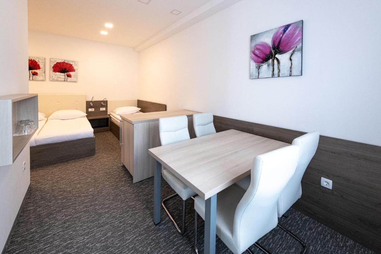 Apartmaji In Sobe Ramar Straza Extérieur photo