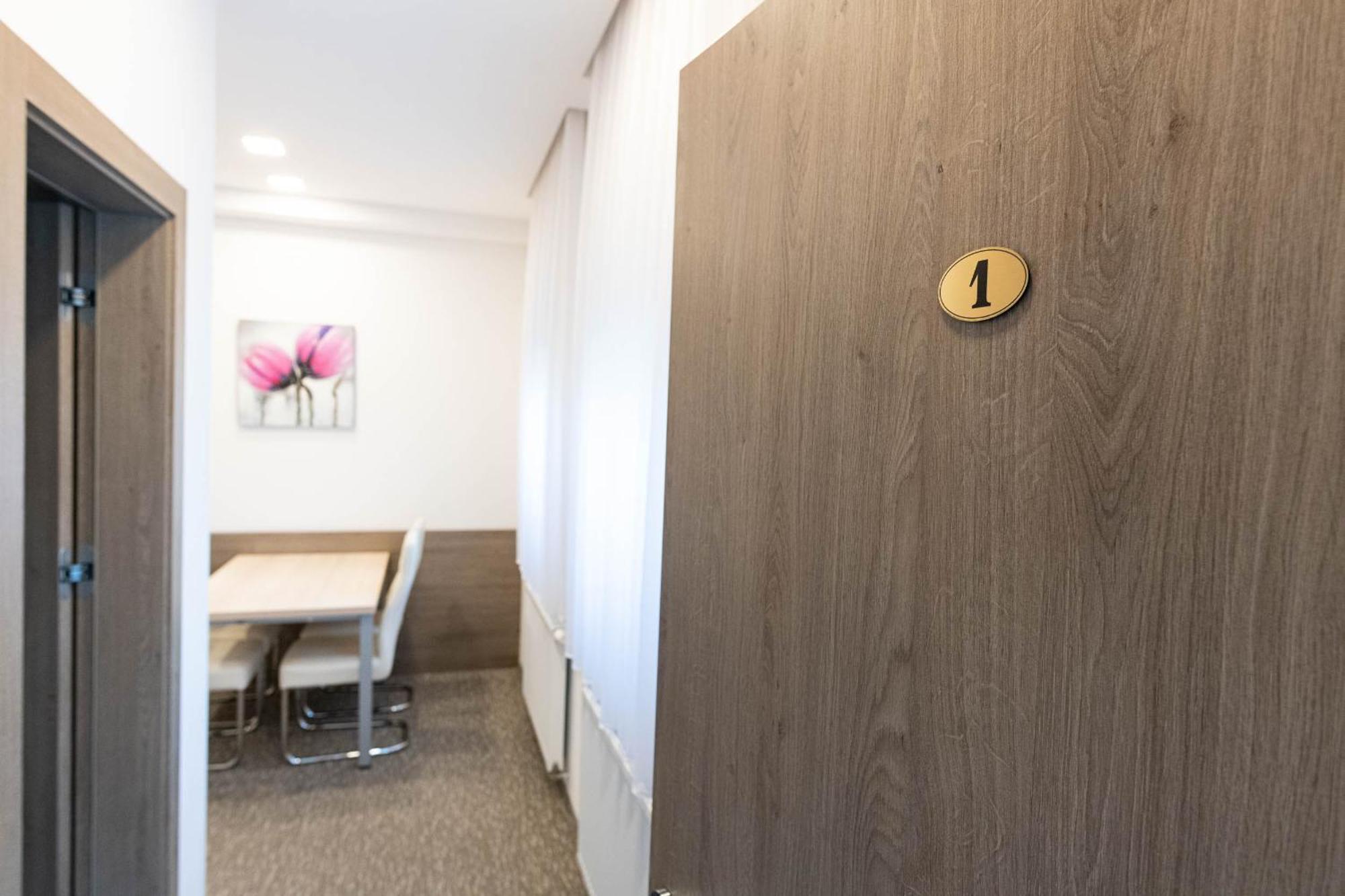 Apartmaji In Sobe Ramar Straza Extérieur photo