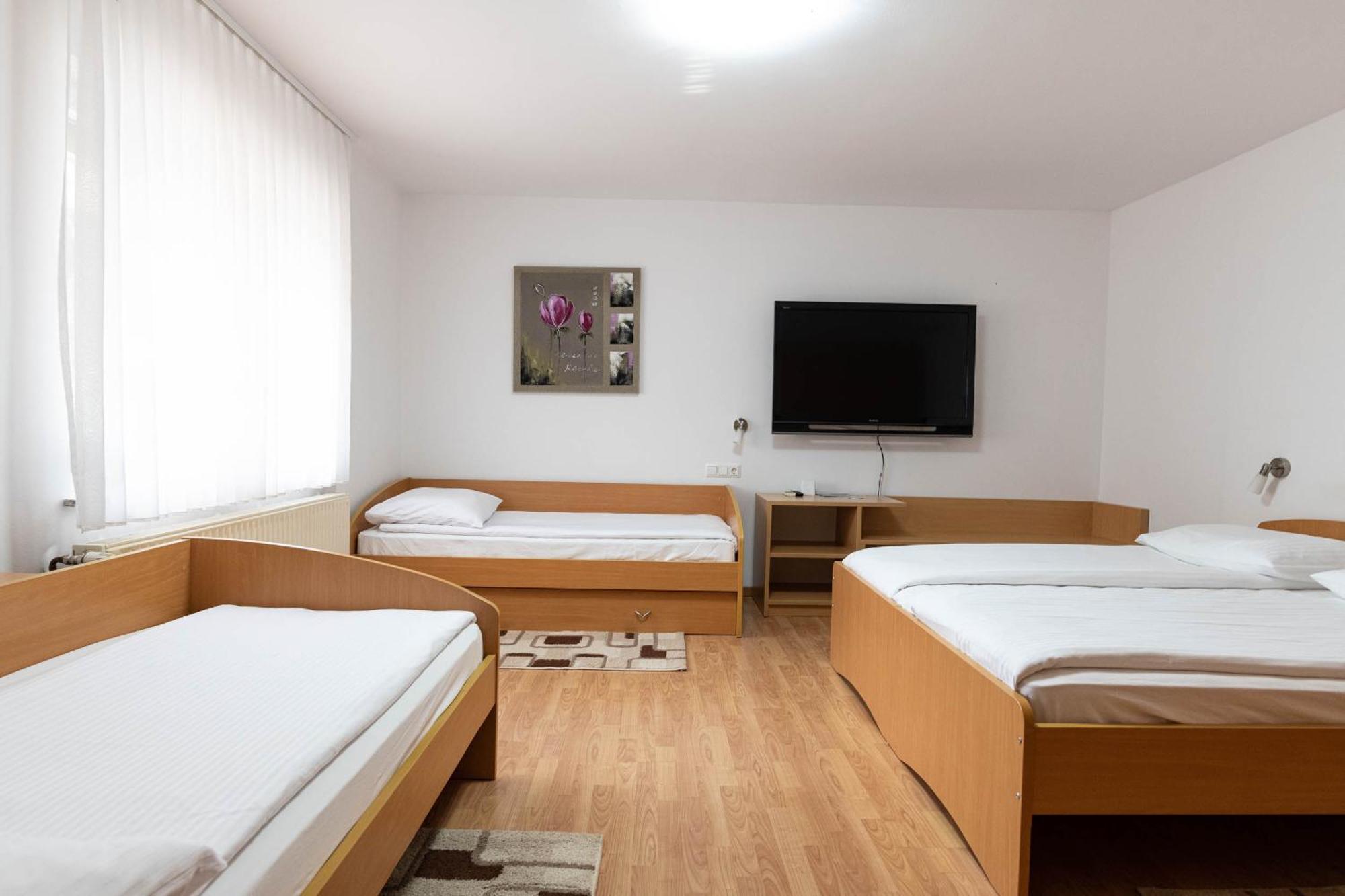 Apartmaji In Sobe Ramar Straza Extérieur photo