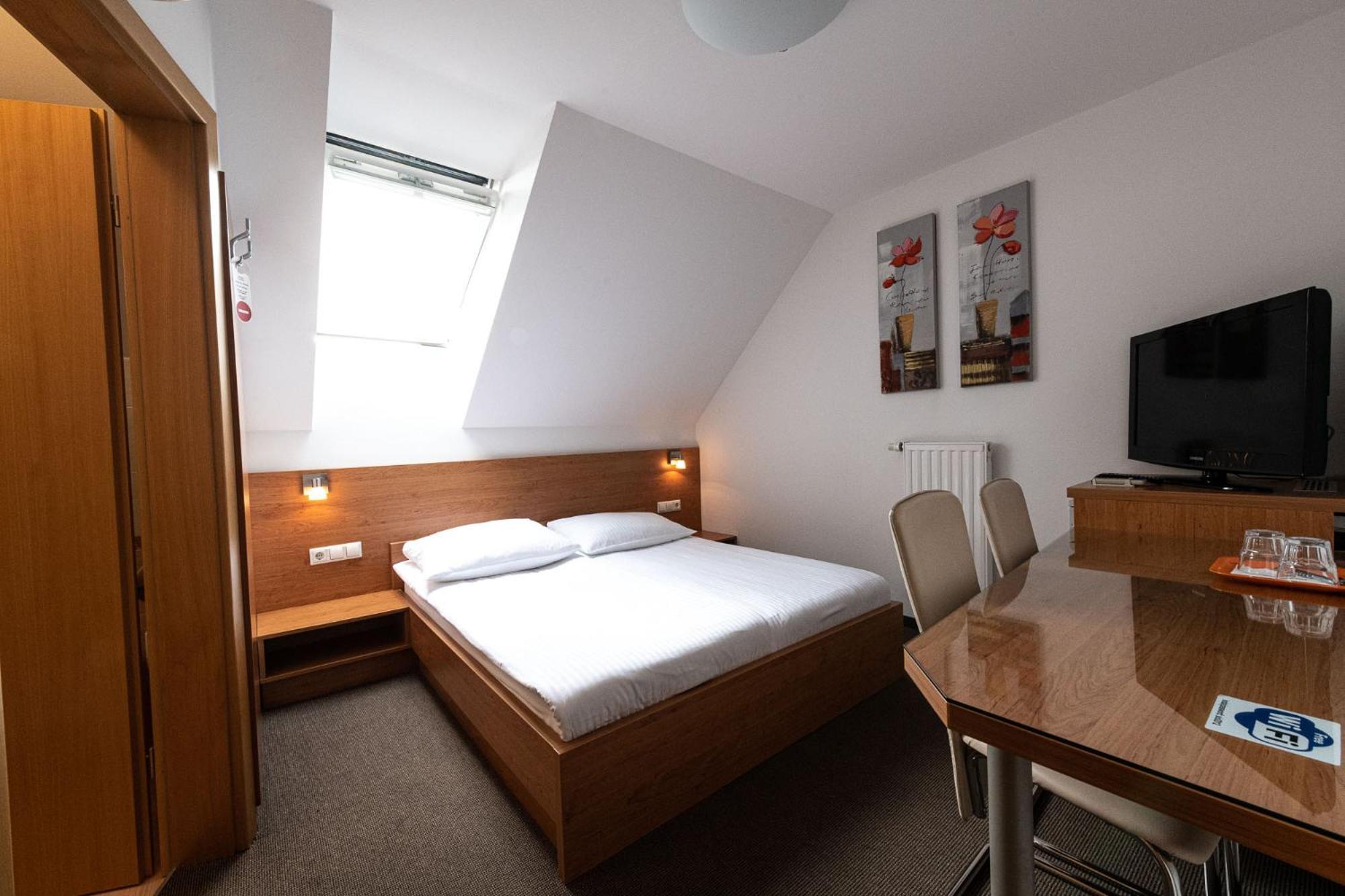 Apartmaji In Sobe Ramar Straza Extérieur photo