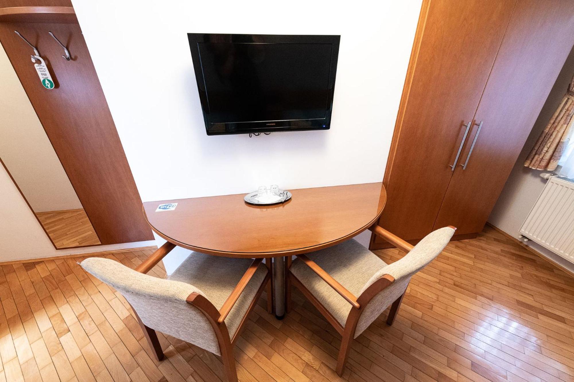 Apartmaji In Sobe Ramar Straza Extérieur photo