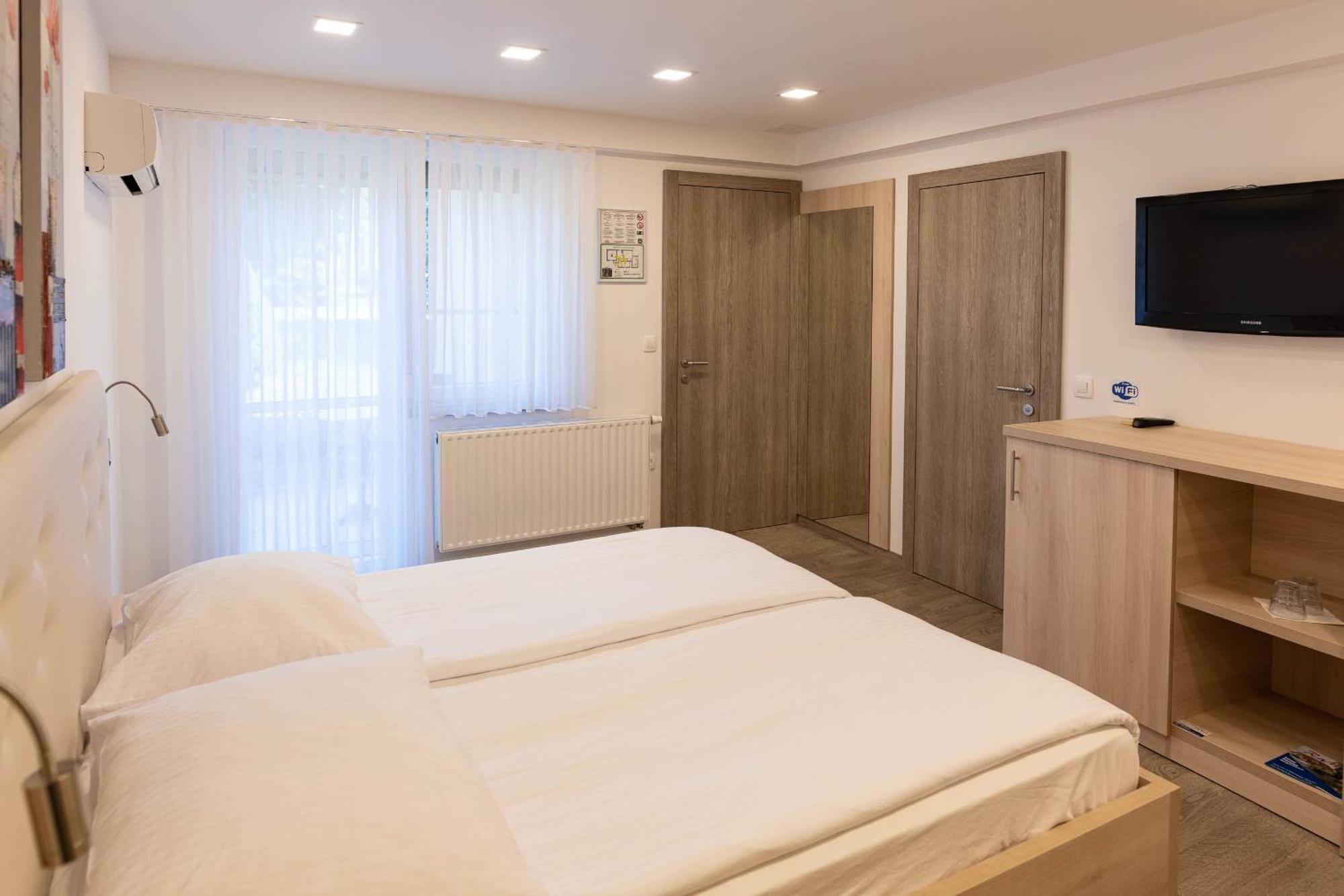 Apartmaji In Sobe Ramar Straza Extérieur photo