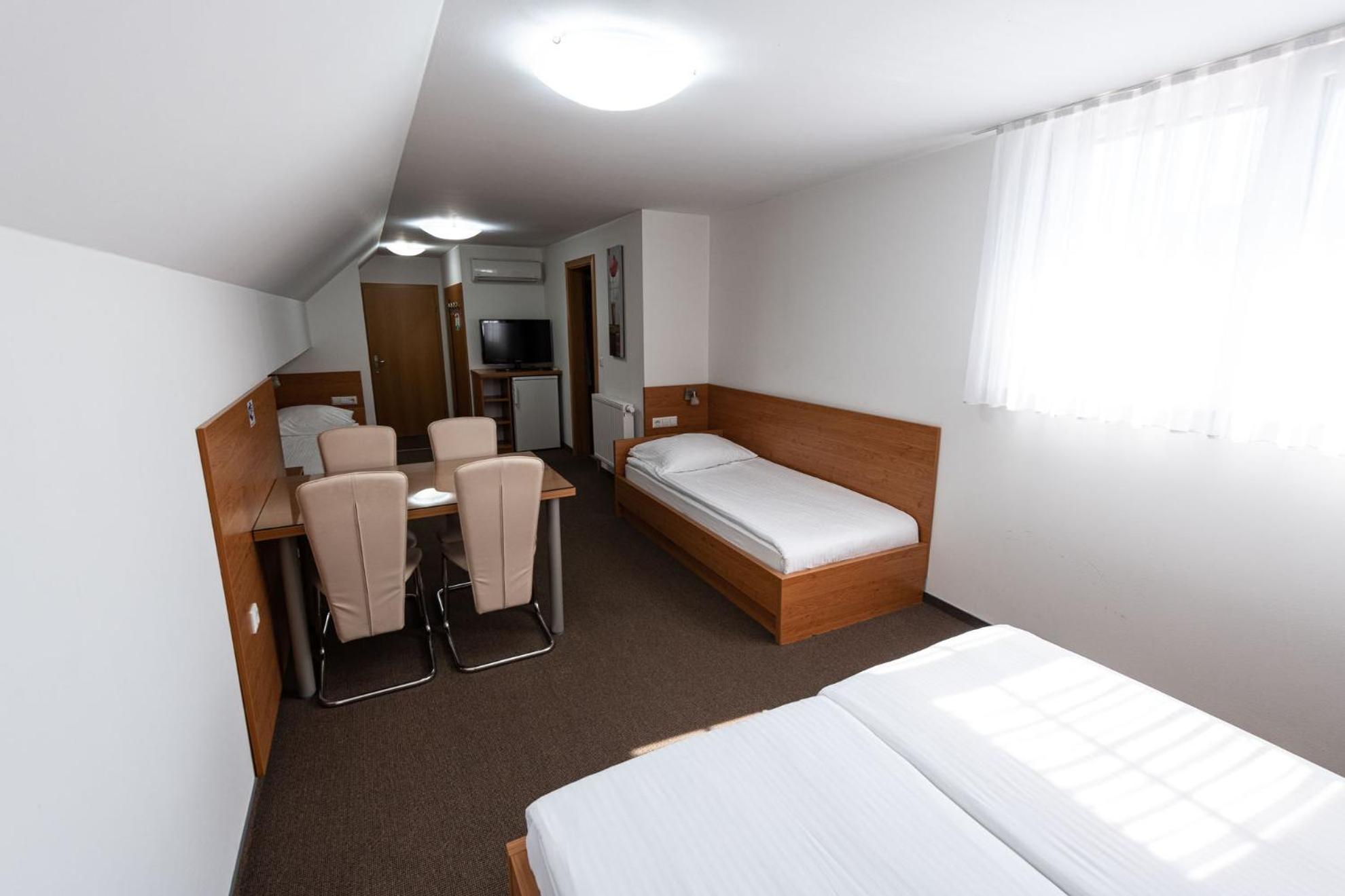 Apartmaji In Sobe Ramar Straza Extérieur photo